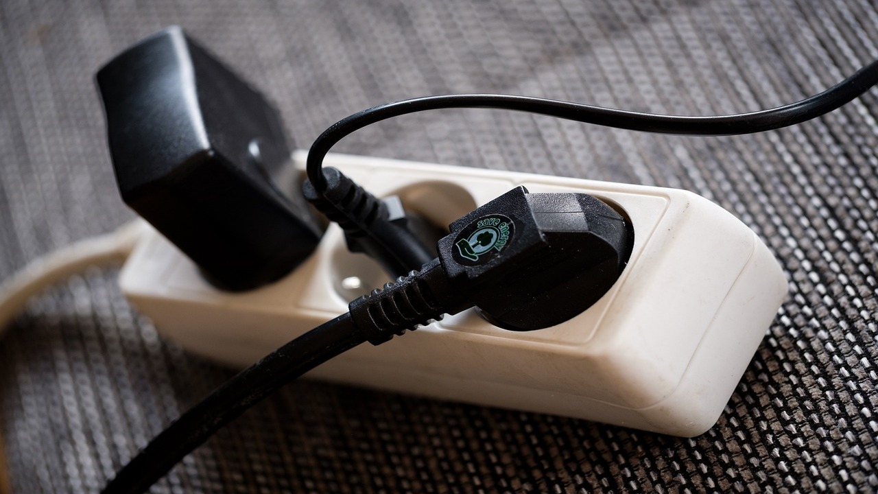 Débrancher ses appareils pour réduire la facture d'électricité